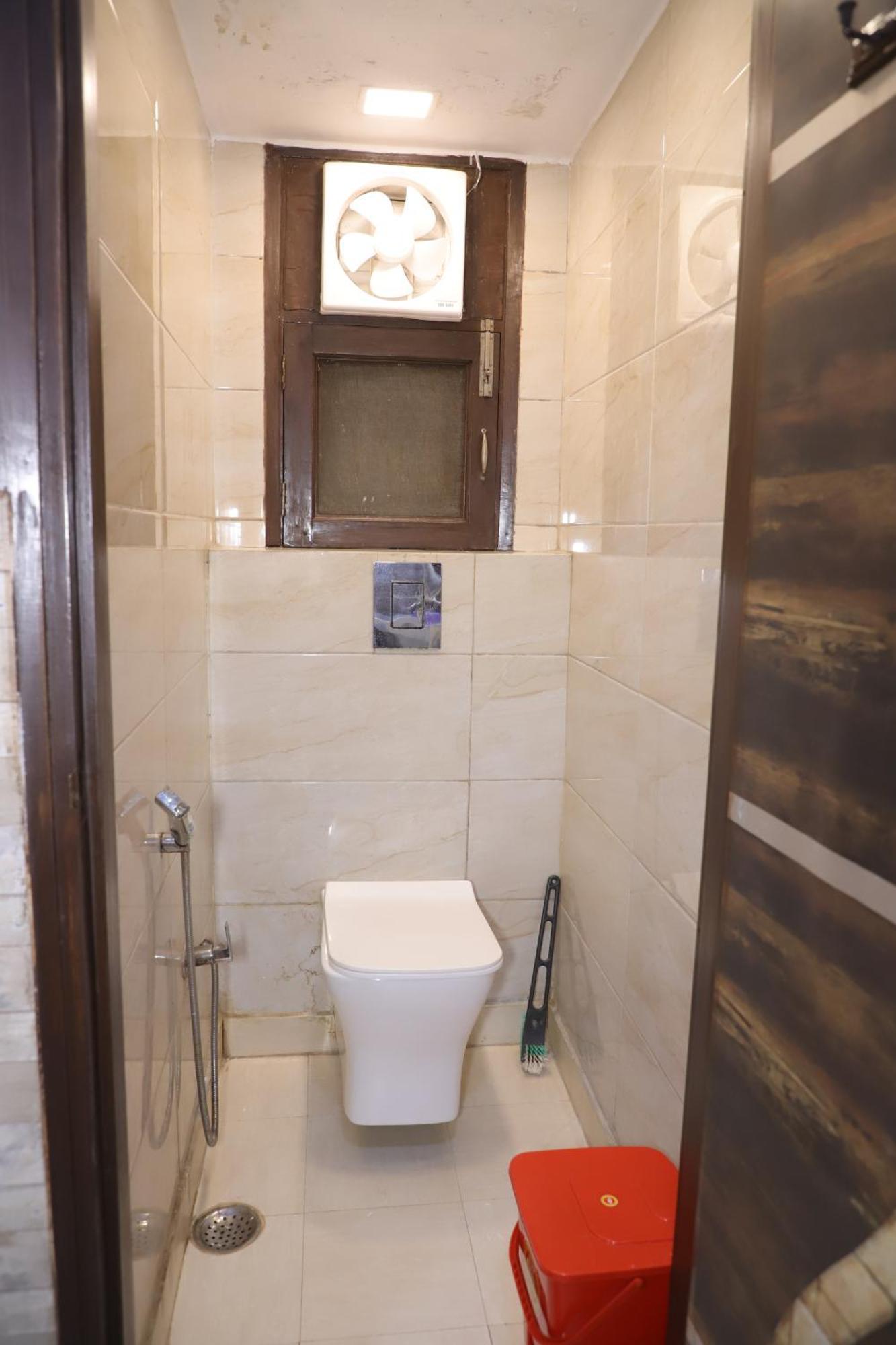 Fortune Service 1bhk,l-36b,saket Appartement